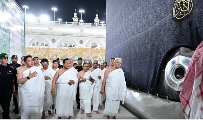 Presiden Prabowo Tunaikan Umrah, Dapat Kehormatan Masuk Ka'bah